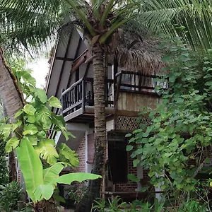 Panji Panji Tropical Wooden Villa